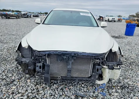 2015 Infiniti Q50 Base z USA, uszkodzony, nr VIN JN1BV7AP9FM334935